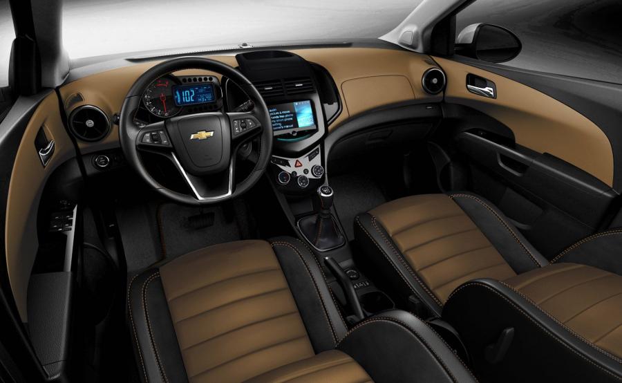  Chevrolet Sonic Dusk 2013 года  (фото 2 из 3)